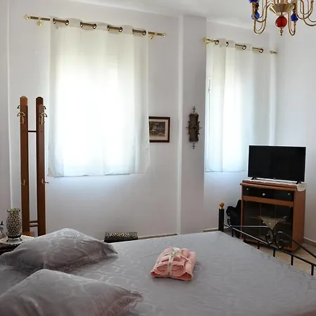 Holiday home κυκλαδίτικη στην παραλία αντώνηδες, κύθνου *
