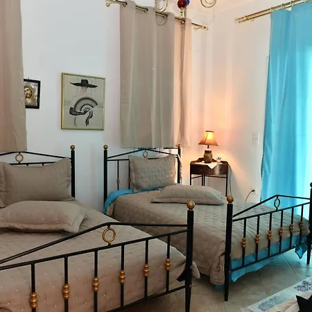 κυκλαδίτικη στην παραλία αντώνηδες, κύθνου Holiday home