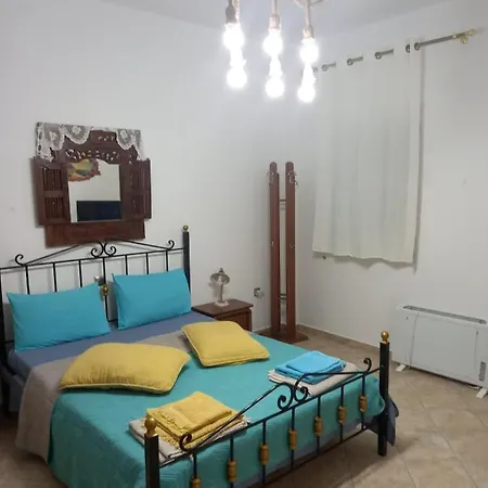 Holiday home κυκλαδίτικη στην παραλία αντώνηδες, κύθνου Kythnos