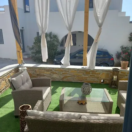 Holiday home κυκλαδίτικη στην παραλία αντώνηδες, κύθνου Kythnos